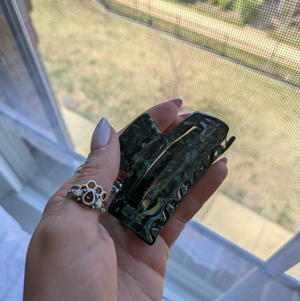 Jade Green Hairclip 🆓 w purchase - Picture 5 of 6